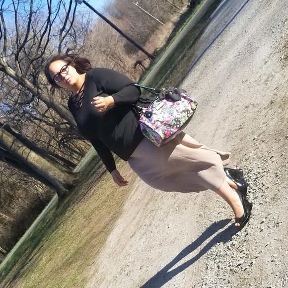 Meet your Posher, Ashley - Picture 1 of 1